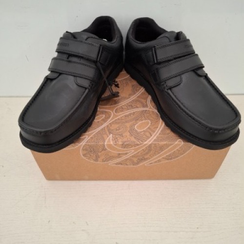 20 X PAIRS OF BRAND NEW ADULT PRETTY GREEN HARROW VELCRO SHOES IN BLACK ALL IN SIZE 7.5 RRP FOR EACH IS &pound;80 - TOTAL RRP FOR LOT IS &pound;1,600