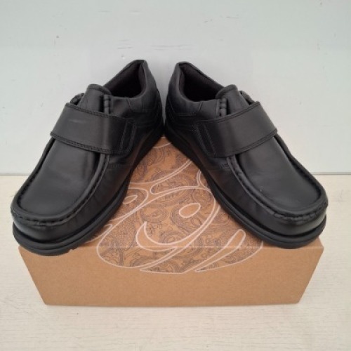 24 X PAIRS OF BRAND NEW KIDS PRETTY GREEN HARROW VELCRO SHOES IN BLACK ALL IN SIZE 2 RRP FOR EACH IS &pound;45 - TOTAL RRP FOR LOT &pound;1080