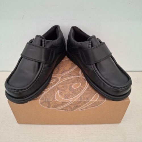 24 X PAIRS OF BRAND NEW KIDS PRETTY GREEN HARROW VELCRO SHOES IN BLACK ALL IN SIZE 2 RRP FOR EACH IS &pound;45 - TOTAL RRP FOR LOT &pound;1080