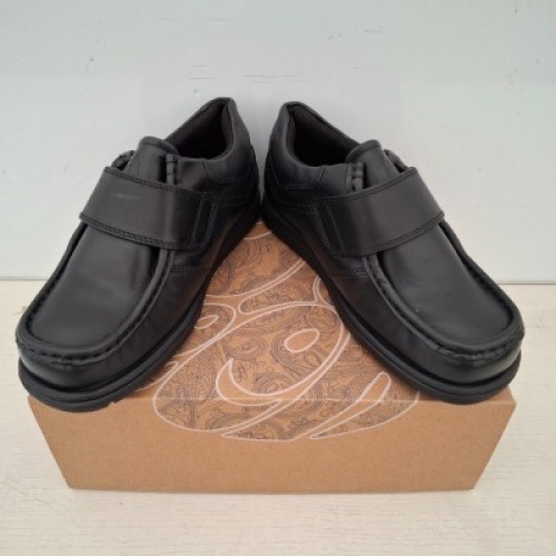 24 X PAIRS OF BRAND NEW KIDS PRETTY GREEN HARROW VELCRO SHOES IN BLACK ALL IN SIZE 2 RRP FOR EACH IS &pound;45 - TOTAL RRP FOR LOT &pound;1080
