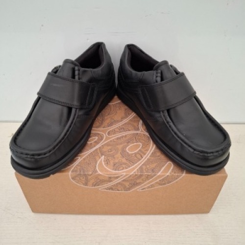 24 X PAIRS OF BRAND NEW KIDS PRETTY GREEN HARROW VELCRO SHOES IN BLACK ALL IN SIZE 2 RRP FOR EACH IS &pound;45 - TOTAL RRP FOR LOT &pound;1080