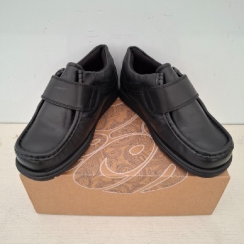 24 X PAIRS OF BRAND NEW KIDS PRETTY GREEN HARROW VELCRO SHOES IN BLACK ALL IN SIZE 2 RRP FOR EACH IS &pound;45 - TOTAL RRP FOR LOT &pound;1080