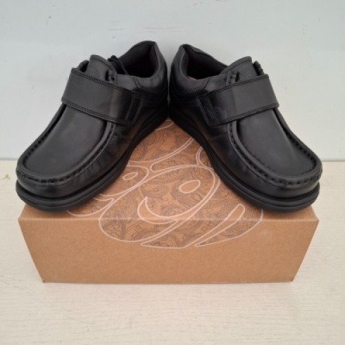 24 X PAIRS OF BRAND NEW KIDS PRETTY GREEN HARROW VELCRO SHOES IN BLACK ALL IN SIZE 1 RRP FOR EACH IS &pound;45 - TOTAL RRP FOR LOT &pound;1080
