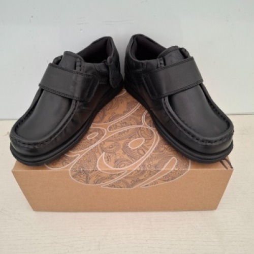 24 X PAIRS OF BRAND NEW KIDS PRETTY GREEN HARROW VELCRO SHOES IN BLACK ALL IN SIZE C13 RRP FOR EACH IS &pound;45 - TOTAL RRP FOR LOT &pound;1080