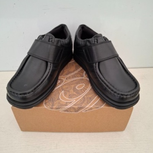 24 X PAIRS OF BRAND NEW KIDS PRETTY GREEN HARROW VELCRO SHOES IN BLACK ALL IN SIZE C12 RRP FOR EACH IS &pound;45 - TOTAL RRP FOR LOT &pound;1080