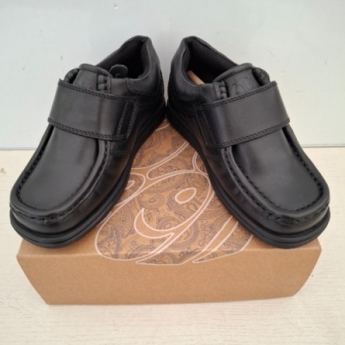 24 X PAIRS OF BRAND NEW KIDS PRETTY GREEN HARROW VELCRO SHOES IN BLACK ALL IN SIZE C11 RRP FOR EACH IS &pound;45 - TOTAL RRP FOR LOT &pound;1080