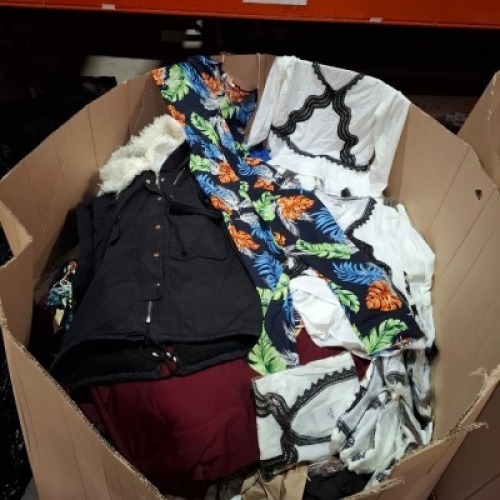 400 + BRAND NEW MIXED CLOTHING LOT CONTAINING JUBYLEE BLOUSE IN BLACK AND WHITE IN SIZE M/L, ATTENTIF PARIS JACKET IN BLACK AND WHITE IN SIZE 36,D AND X MODE JUMPSUIT IN VARIOUS COLOURS IN SIZE L/XL, ETC (IN A PALLET BOX)