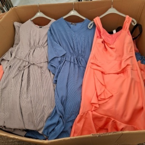 300 + BRAND NEW MIXED CLOTHING LOT CONTAINING, ACTUEL DRESS IN BLUE AND BLACK IN SIZE MEDIUM, VENUS DRESS IN PINK IN SIZE 40/42, ACTUEL DRESS IN WHITE AND BLACK STIRPES IN SIZE SMALL, ETC (IN 1 PALLET BOX)