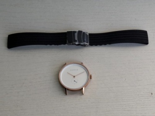 10 X BRAND NEW KANSKE STAINLESS STEEL WATCH IN COLOUR ROSE GOLD WITH 10 BLACK RUBBER STRAPS (NOTE NO STRAP SPRING BARS )