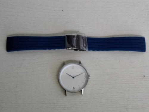 10 X BRAND NEW KANSKE STAINLESS STEEL WATCH IN COLOUR SILVER WITH 10 NAVY BLUE RUBBER STRAPS (NOTE NO STRAP SPRING BARS )