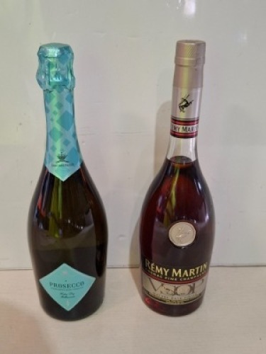 8 X BRAND NEW MIXED ALCOHOL LOT CONTAINING 1 X REMY MARTIN V.S.O.P MATURE CASK FINISH 70CL 40% , 4 X PROSECCO 75CL 11% , 3 X NOZECO SUITABLE FOR VEGANS ALCOHOL FREE .