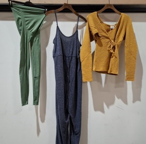 20 X BRAND NEW MIXED MAMALICIOUS CLOTHING LOT TO INCLUDE TESS TOPS - JEANNE LEGGINGS - JUMPSUITS - DENIM JEANS ETC ALL IN VARIOUS SIZES
