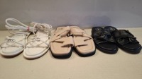 40 X BRAND NEW MIXED SHOE LOT TO INCLUDE PADDED TIE UP SANDALS - PADDED FLIP FLOP SANDALS - TWISTED TOE POST FLAT SANDALS - ROPE SANDALS ETC IN VARIOUS SIZES
