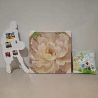 87 X BRAND NEW MIXED LOT CONTAINING X 63 LARGE ROSE CANVAS PICTURES 58CM X 3CM X 58CM , X 18 BASKETBALL PICTURE FRAMES AND 7 DISNEY WINNIE THE POOH MAGNETIC CANVAS ON ONE PALLET