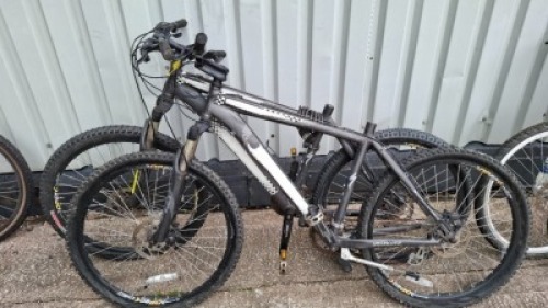 2 X SPECIALISED MOUNTAIN BIKES BOTH IN SIZE 49CM
