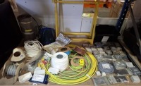 45 X PIECE MIXED LOT TO INCLUDE 8 M2 UNDERFLOOR HEATING - 7X PART ROLLS OF ELECTRIC CABLES IN VARIOUS SIZES - VARIOUS BRAND NEW SINGLE AND DOUBLE SOCKET AND SWITCHES - BULBS - METAL CABLE RUNNER STAND ETC