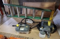 3 X PIECE MIXED LOT TO INCLUDE EARFLEX PAINT SPRAY KIT - WALLPAPER STEAMER - 5 STEP FIBRE GLASS STEP LADDER