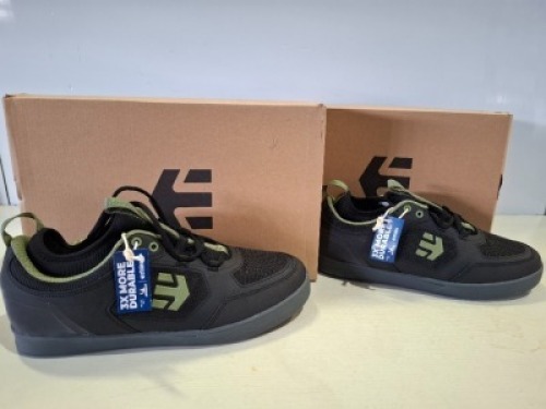 2 X BRAND NEW ETNIES CAMBER PRO FLAT PEDAL MTB SHOES IN BLACK IN SIZE UK 9 AND UK 11 - RRP EACH IS &pound;156 - TOTAL FOR LOT &pound; 312