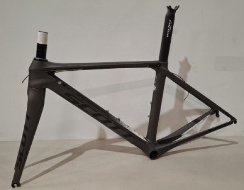 SCOTT FOIL FRAME 20 S52 AU MODEL: 267593 SIZE: S - 52 ORIG RRP &pound;3499 FRAME ONLY. CONDITION:- NEAR NEW - SMALL CHIP ON FORK, CHIPS ON SEAT POSTS SEE IMAGES