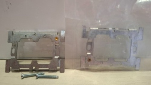 1380 X BRAND NEW CRABTREE 6902 ROCKERGHRID FIXING PLATES IN 3 BOXES