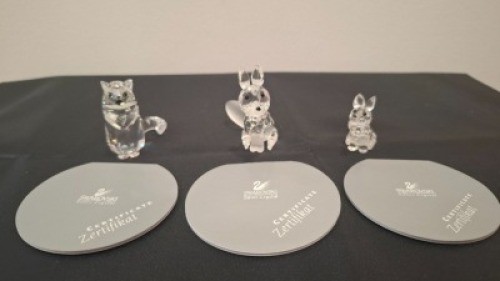 3 X PIECE SWAROVSKI GLASS FIGURINES LOT CONTAINING 1 X FOX LARGE - RRP &pound;75 , 1 X FOX MINI - RRP &pound;50, 1 X SITTING CAT FIGURINE - RRP &pound;70 , COLLECTOR'S ITEMS - TOTAL RRP &pound;195 - (NOTE COMES FROM PRIVATE COLLECTOR / VIEWING IS ADVISED)