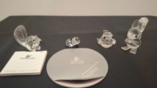 4 X PIECE SWAROVSKI GLASS FIGURINES LOT CONTAINING 1 X SQUIRREL - RRP &pound;55 , 1 X PANDA BABY - &pound;45, 1 X ANTEATER - RRP &pound;55 , 1 X SPARROW MINI - &pound;55 COLLECTOR'S ITEMS - TOTAL RRP &pound;210 - (NOTE COMES FROM PRIVATE COLLECTOR / VIEWING IS ADVISED)