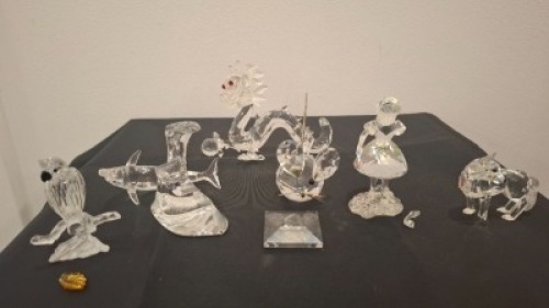 6 X PIECE SWAROVSKI GLASS FIGURINES DAMAGED LOT CONTAINING 1 X 1997 ANNUAL EDITION DRAGON - MISSING PART OF TAIL , 1 X DOLPHIN ON WAVE BROKEN , 1 X LITTLE RED RIDING HOOD - BROKEN ARM , 1 X WOLF - BROKEN LEG , 1 X COCKATOO BROKEN HEAD PIECE , 1 X MOUSE