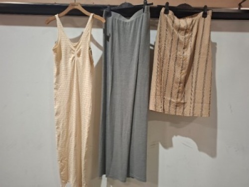 20 X BRAND NEW MIXED MAMALICIOUS CLOTHING LOT TO INCLUDE SHORT DRESS - ACTIVE BRA - SHORT DRESSES - KNITTED TOPS ETC ALL IN VARIOUS SIZES