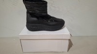 48 X PAIRS OF BRAND NEW BLACK SNOW BOOTS CHILDRENS IN SIZE 3