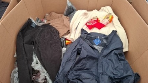 200 + BRAND NEW MIXED CLOTHING LOT CONTAINING HOWICK JEANS IN SIZE 34S IN BLACK , TUFFSTUFF SHORTS IN BROWN IN SIZE 36 , GOLA SOCKS IN ONE SIZE IN VARIOUS COLOURS , MAMA LICIOUS ZIPPER TOP IN WHITE IN SIZE LARGE ETC IN A PALLET BOX