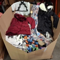 200 + MIXED CLOTHING LOT CONTAINING, D & X LONG DRESS IN MULTI COLOUR IN SIZE L/XL , ATTENTIF WINTER COAT IN BLACK IN SIZE 36 , JUBYLEE TOP IN BLACK / WHITE IN SIZE S/M , D & X LONG FLORAL DRESS IN SIZE L / XL ETC IN ONE PALLET BOX