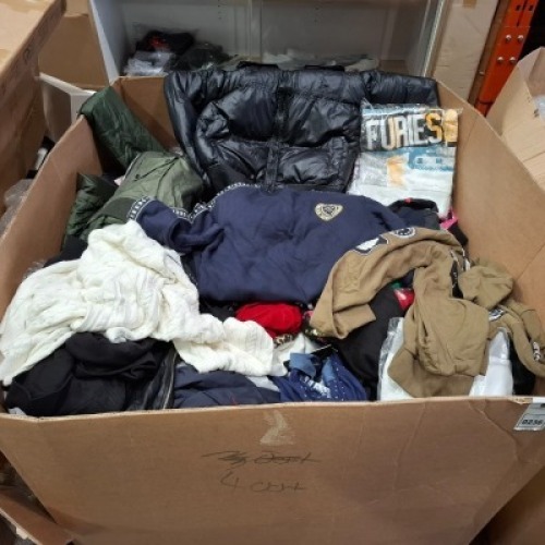 400 + MIXED CLOTHING LOT CONTAINING PRAY JACKET IN GREEN IN SIZE SMALL , CRIMINAL DAMAGE HOODIE IN PINK / BLACK IN SIZE M , CRIMINAL DAMAGE HOODIE IN SIZE SMALL , CRIMINAL DAMAGE PUFFER COAT IN SIZE L , ETC IN ONE PALLET BOX