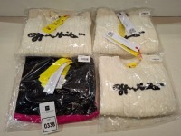 4 X PIECE BRAND NEW MIXED KIDS OFF WHITE CLOTHING LOT TO INCLUDE 3X CABLE KNIT CREW NECK JUMPERS 1X BLOCK KNIT CREW NECK JUMPERS IN SIZES 6-8-10 YEARS