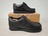 24 X PAIRS OF BRAND NEW PRETTY GREEN KIDS SHOES CONTAINING WALTHAM VELCRO CH00 IN BLACK IN SIZE C 10 RRP EACH &pound;45 - TOTAL RRP &pound;1080