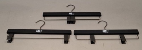 500 X BRAND NEW USC COLLECTIVE HANGERS WITH ADJUSTABLE CLAMPS IDEAL FOR SHORTS / PANTS IN 5 BOXES