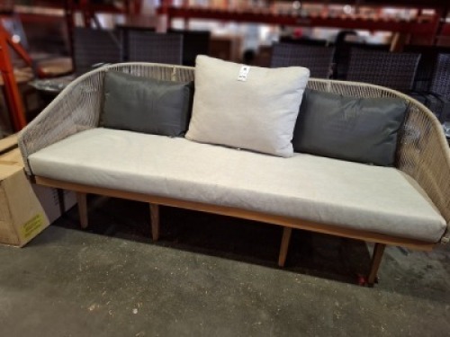 1 X UNIQUE 3 SEATER GARDEN SOFA WITH HAND MADE BASE