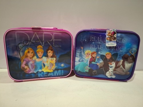40 X BRAND NEW CHILDRENS DISNEY PRINCESS AND FROZEN LENTICULAR 3D HANDHELD SUITCASE IN SIZE 35 X 29 CM IN 5 BOXES