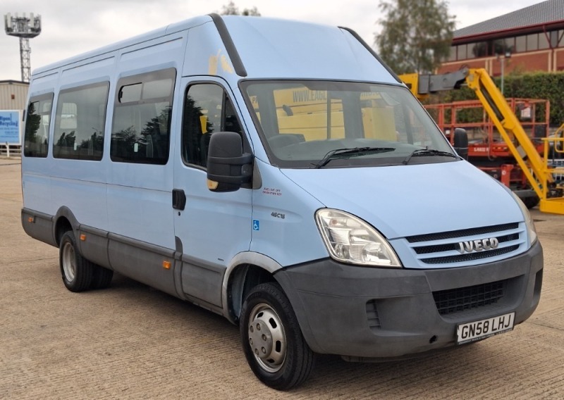 BLUE IVECO DAILY 45C15 ACCESSIBILITY MINIBUS - DIESEL 2998 CC REG GN58LHJ MILES 46,488 1ST REGISTERED 11/12/2008 WITH V5 MOT UNTIL 25/6/2026 WITH 1 KEY TOTAL CAPACITY INC DRIVER: 17 CURRENT SERVICE HISTORY SINCE PURCHASE & LIFT CERTIFIED UNTIL AT LEAST 1/