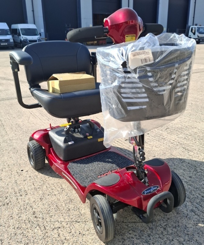 FREERIDER ASCOT MOBILITY SCOOTER IN RED WITH BATTERY & CHARGER CONDITION: VERY GOOD 10 MILES RANGE - MAX SPEED 4 MPH (TESTED WORKING & SEE ALL IMAGES FOR CONDITION)