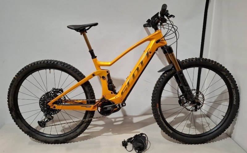 SCOTT GENIUS ERIDE 900 TUNED - CONDITION GOOD - CHIPS ON FRAME MODEL: 274834 SIZE: M ORIG RRP &pound;6799 GENIUS ERIDE CARBON/ALLOY FRAME FOX 36 FLOAT FACTORY 150MM FORK FOX NUDE TR EVOL, 150MM, TWINLOC SRAM X01-GX EAGLE 12 SPEED BOSCH CX, UP TO 1125WH, POWERT