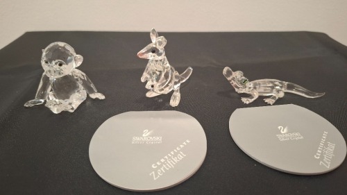3 X PIECE SWAROVSKI GLASS FIGURINES LOT CONTAINING 1 X ALLIGATOR - RRP &pound;55 , 1 X KANGAROO WITH BABY - RRP &pound; 80 , 1 X CHIMPANZEE CHIMP - &pound;90 , COLLECTOR'S ITEMS - TOTAL RRP &pound;225 - (NOTE COMES FROM PRIVATE COLLECTOR / VIEWING IS ADVISED)