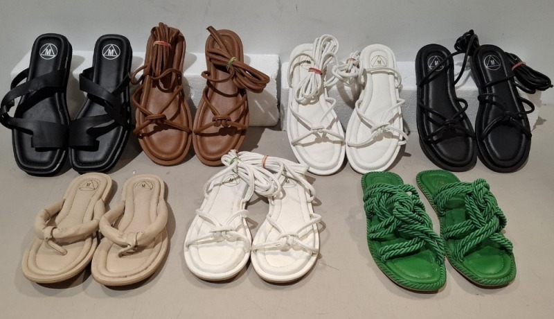 40 X PAIRS OF BRAND NEW MIXED MISSGUIDED FOOTWEAR LOT TO INCLUDE TWISTED TOE POST FLAT SANDALS - FAUX LEATHER KNOTTED FLAT SANDALS - PADDED TIE UP SANDALS - CHUNKY STRAP SLIDERS ETC ALL IN VARIOUS SIZES IN 1 TRAY