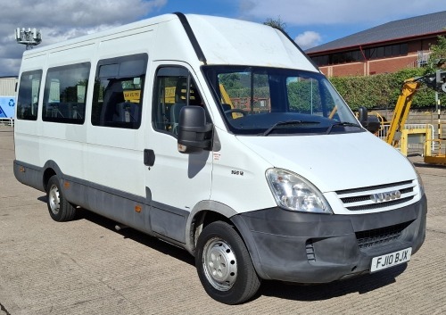 WHITE IVECO DAILY 35S12 LWB ACCESSIBILITY MINIBUS 2287 CC REG:: FJ10 BJX MILEAGE: 85,145 1ST REGISTERED 3/6/2010 WITH V5 MOT EXPIRED RECENTLY 1/9/2025 (VEHICLE COLLECTED 22/8/25 DRIVEN IN) WITH 1 KEY TOTAL CAPACITY INC DRIVER: 16 CURRENT SERVICE HISTORY S