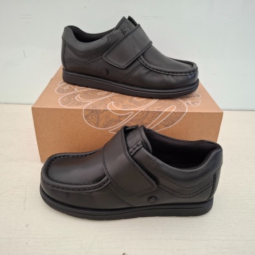 20 X PAIRS OF BRAND NEW KIDS PRETTY GREEN PG WALTHAM VELCRO SHOES IN BLACK IN SIZE 1.5.UK - RRP EACH &pound;45 - TOTAL RRP FOR LOT &pound;900