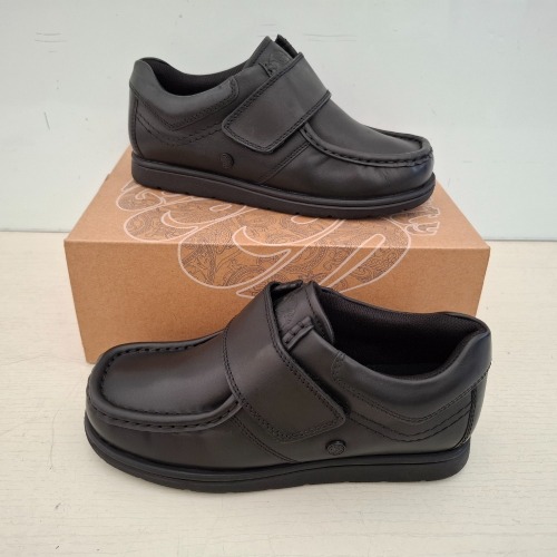 20 X PAIRS OF BRAND NEW KIDS PRETTY GREEN PG WALTHAM VELCRO SHOES IN BLACK IN SIZE C10 - RRP EACH &pound;45 - TOTAL RRP FOR LOT &pound;900