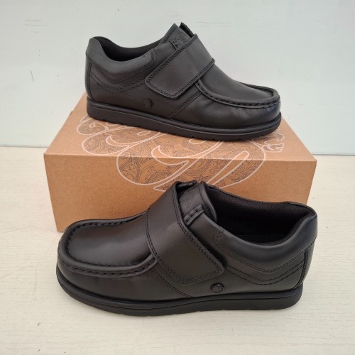 20 X PAIRS OF BRAND NEW KIDS PRETTY GREEN PG WALTHAM VELCRO SHOES IN BLACK IN SIZE C10 - RRP EACH &pound;45 - TOTAL RRP FOR LOT &pound;900