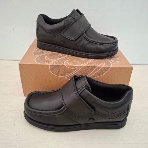20 X PAIRS OF BRAND NEW KIDS PRETTY GREEN PG WALTHAM VELCRO SHOES IN BLACK IN SIZE C10 - RRP EACH &pound;45 - TOTAL RRP FOR LOT &pound;900