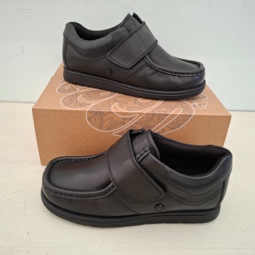 20 X PAIRS OF BRAND NEW KIDS PRETTY GREEN PG WALTHAM VELCRO SHOES IN BLACK IN SIZE C10 - RRP EACH &pound;45 - TOTAL RRP FOR LOT &pound;900