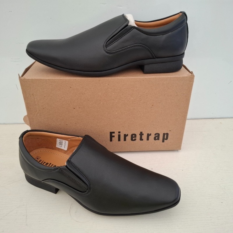 12 X BRAND NEW FIRETRAP SLIP ON SHOES IN BLACK IN SIZE 10 IN SIZE 11 AND 2 IN SIZE 10 - RRP EACH 45 - TOTAL RRP FOR LOT &pound;900