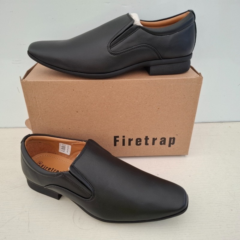 12 X BRAND NEW FIRETRAP SLIP ON SHOES IN BLACK IN SIZE 6 IN SIZE 9 AND 1 IN SIZE 8.5 , 2 IN SIZE 8 AND 3 IN SIZE 7 - RRP EACH 45 - TOTAL RRP FOR LOT &pound;900